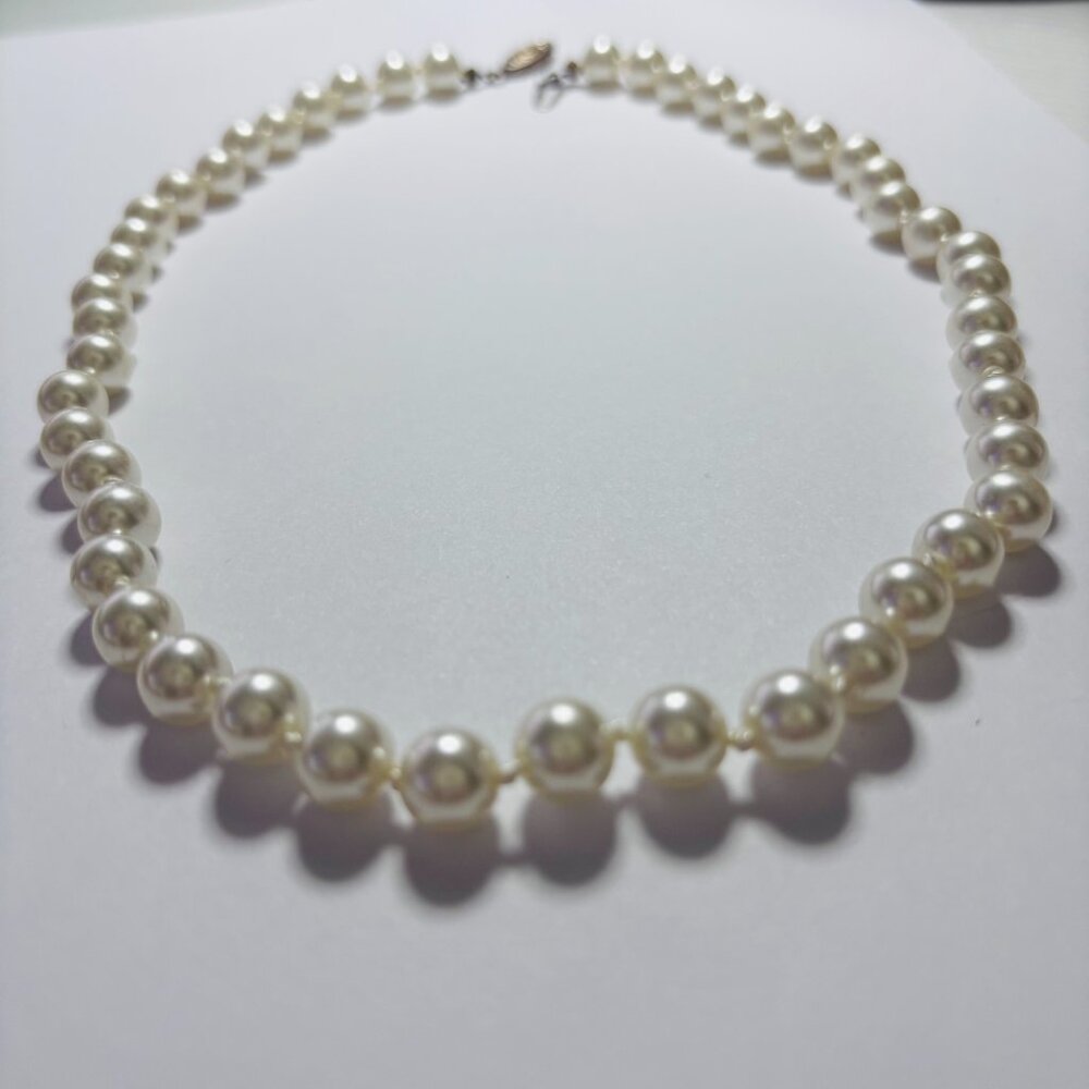 VINTAGE Knotted Faux Pearl Necklace with Filigree Box Clasp Off White Cream 17in